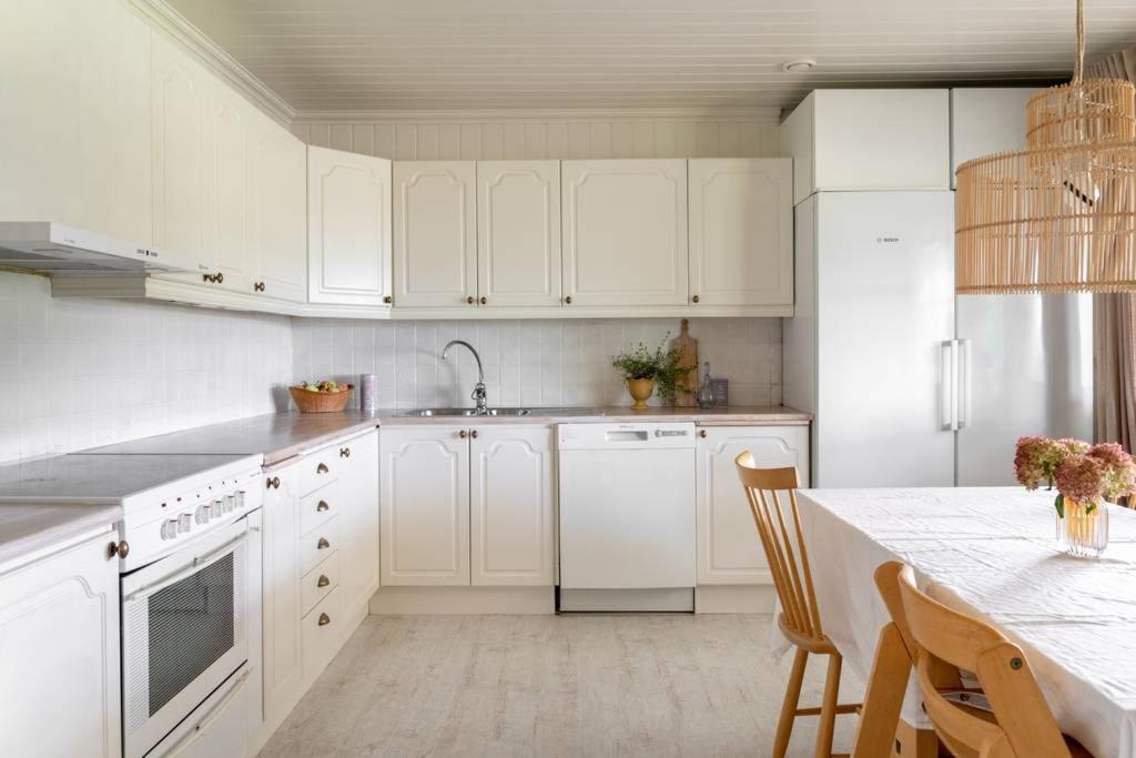 A Countryside Villa Close To Uppsala! 외부 사진